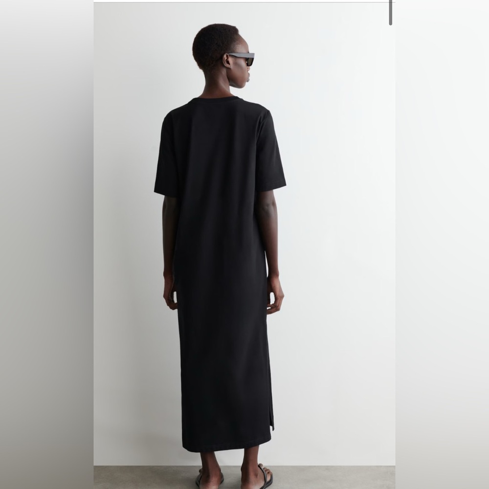 COS black Maxi T-shirt dress with side slits - Picture 3 of 3